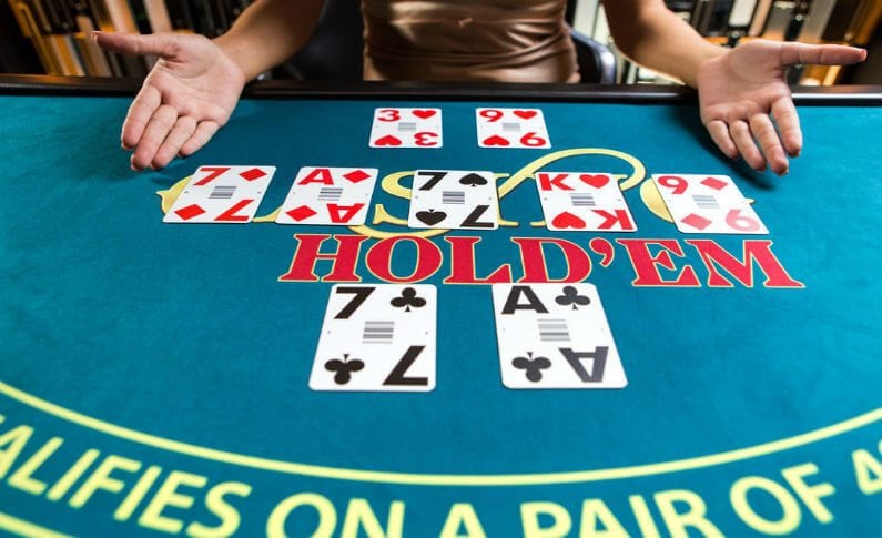 live casino holdem strategy